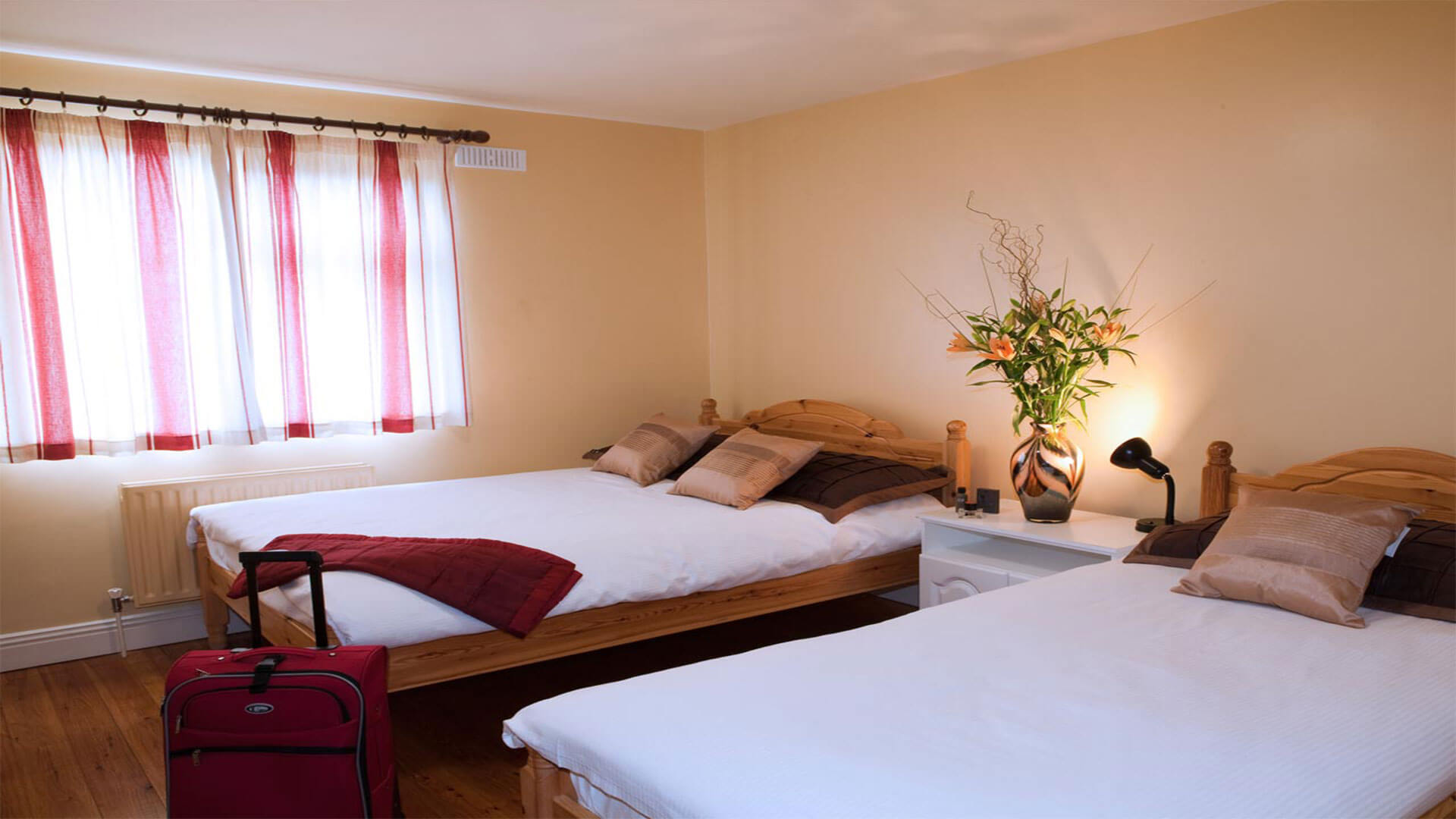 Kompleks melodramatiske nyse Hotel Suites | Waterford Accommodation | Gold Coast Hotel