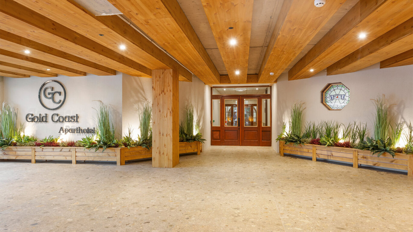 Entrance-Gold-Coast-Aparthotel